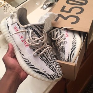 Yeezy 350 boost Zebra